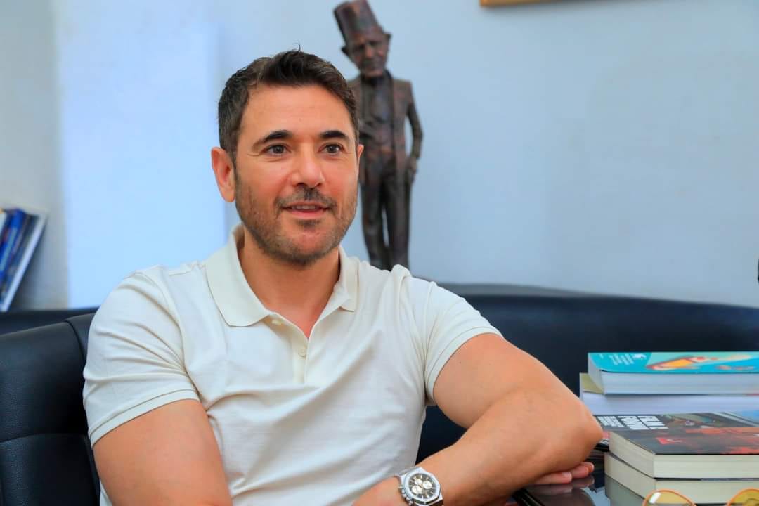 أحمد عز يحصل على جائزة فاتن حمامة للتميز 