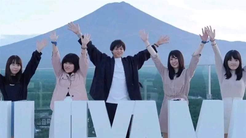 ياباني عاطل عن العمل يتزوج من 4 موظفات ويعيش على رواتبهن يثير الجدل عالميًا