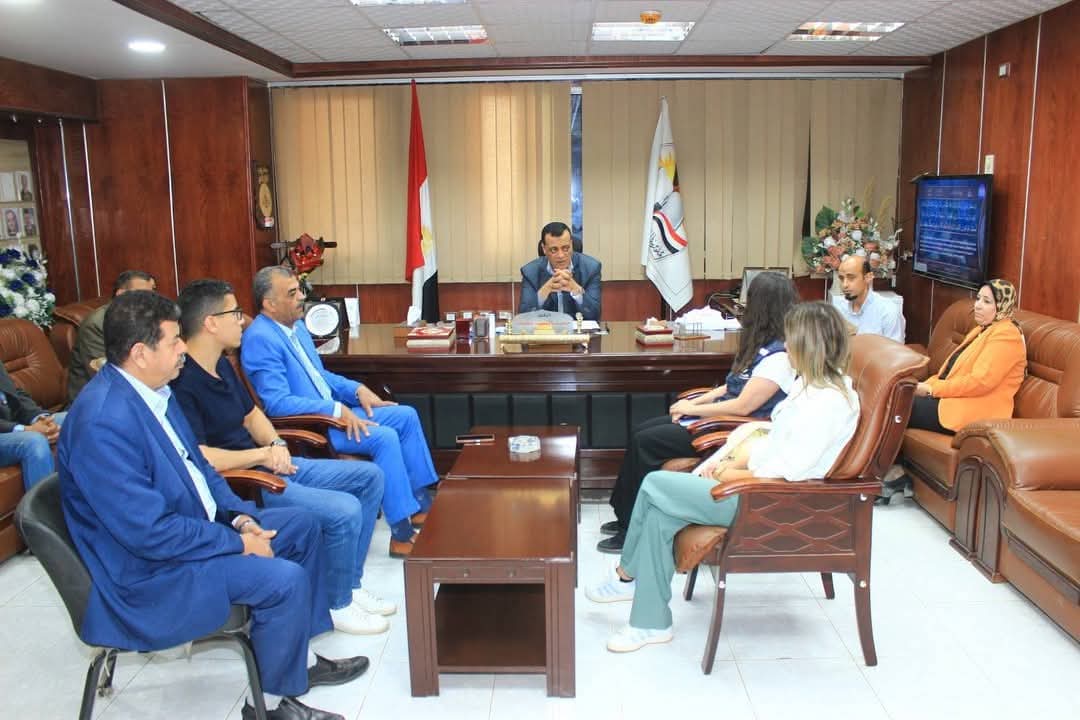 وفد منظمة الصحة العالمية يشيد بريادة سوهاج في تنفيذ مبادرة المدارس المعززة للصحة والبيئة    