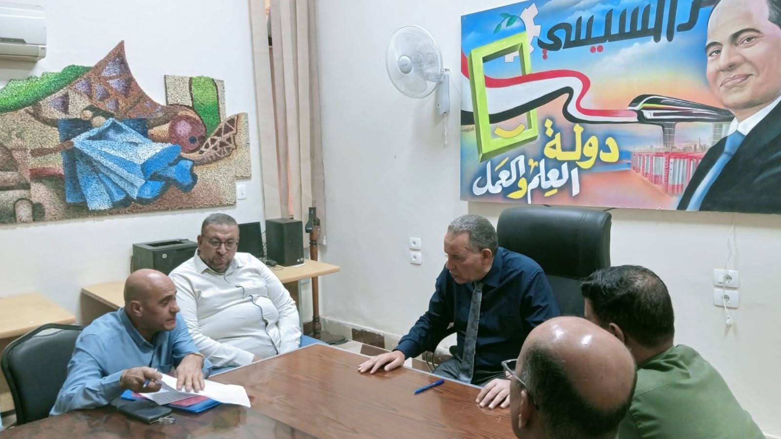 استعدادا لاحتفالات العيد القومى للمحافظة   وكيل وزارة التعليم بأسيوط يناقش الاستعداد للمعرض الشامل لمدارس التعليم الفنى